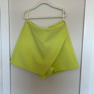 NWT Zara Skort